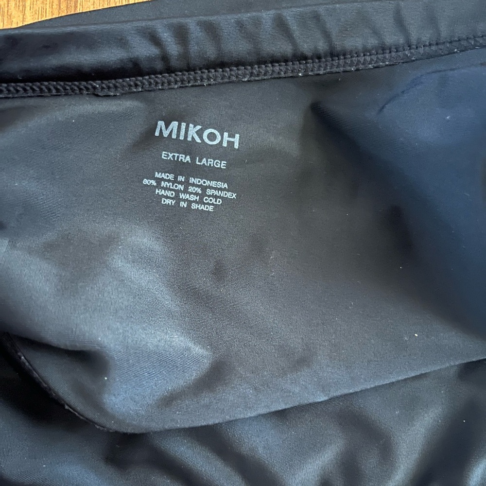 Mikoh Classic Black Top - Picture 3 of 3